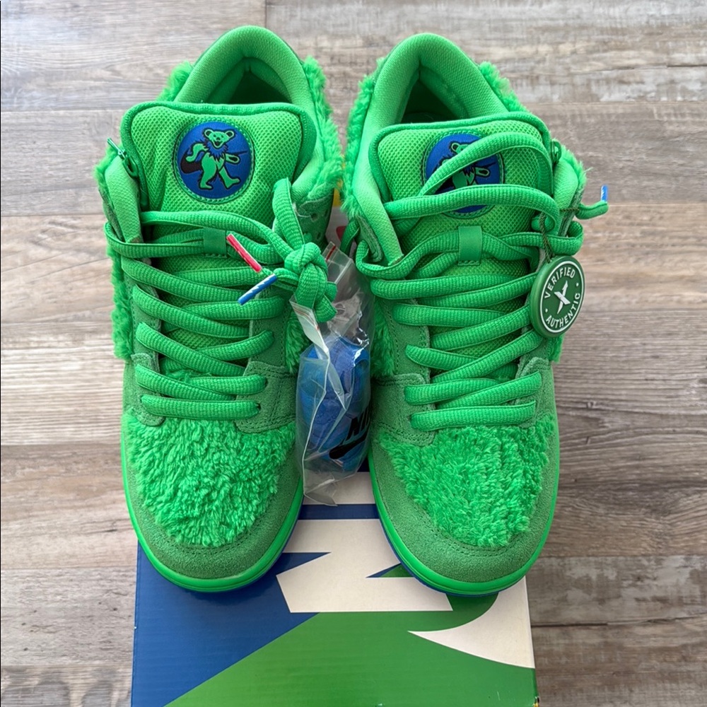 Grateful Dead Nike SB Dunk Low Pro QS